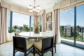 Naples Bay Resort & Marina