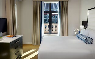 Naples Bay Resort & Marina