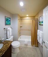 Naples Bay Resort & Marina