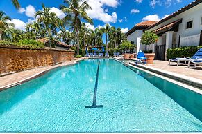 Naples Bay Resort & Marina