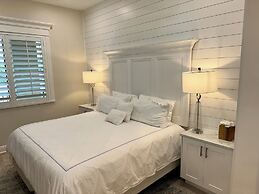 Naples Bay Resort & Marina