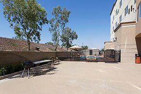 Holiday Inn Express and Suites Bakersfield Central by IHG