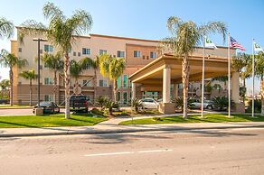Holiday Inn Express and Suites Bakersfield Central by IHG