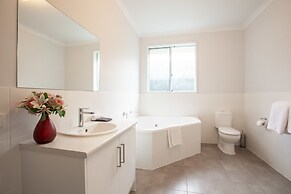 Discovery Resorts - McCracken Country Club