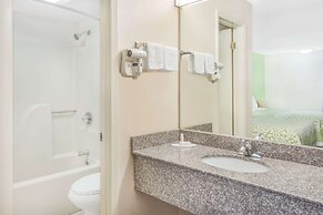 Days Inn by Wyndham Calvert City/Paducah East