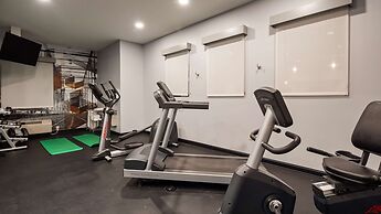 Best Western Plus New Cumberland Inn & Suites