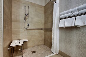 Holiday Inn Express Hotel & Suites Vernon College Area by IHG