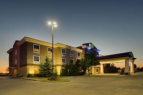 Holiday Inn Express Hotel & Suites Vernon College Area by IHG