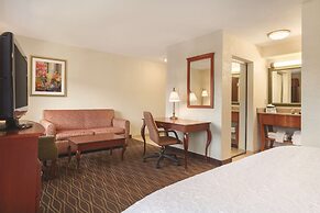 Hampton Inn & Suites Greenfield