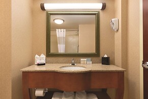 Hampton Inn & Suites Greenfield