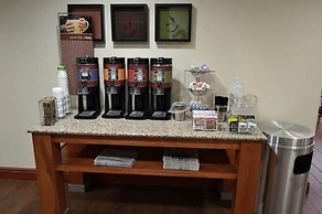 Hampton Inn & Suites Greenfield