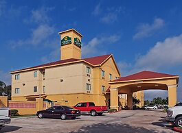 La Quinta Inn & Suites by Wyndham Pasadena