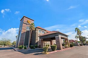 La Quinta Inn & Suites by Wyndham Phoenix I-10 West
