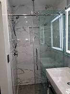 Glen Capri Inn & Suites - Burbank Universal