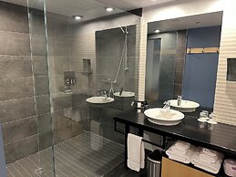 Hotel Le Dauphin Montreal Centre Ville