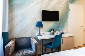 Atrium Fashion Hotel