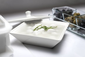 Atrium Fashion Hotel