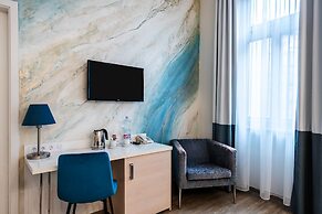 Atrium Fashion Hotel