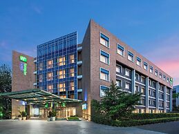 Holiday Inn Express Beijing Shangdi by IHG