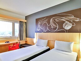 Ibis Goiania