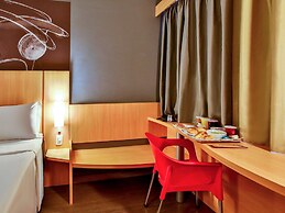 Ibis Goiania