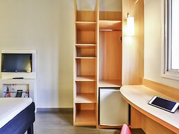 Ibis Goiania
