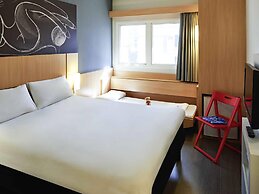 Ibis Goiania