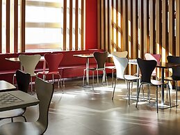 Ibis Goiania