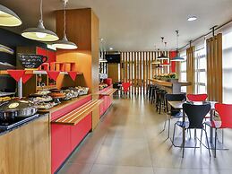 Ibis Goiania