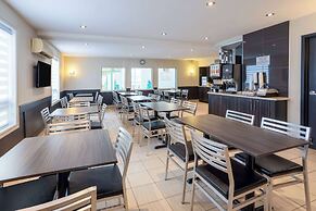 Super 8 by Wyndham Quebec City