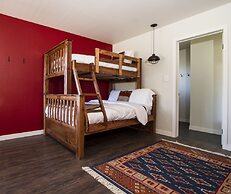 Noon Lodge at Mallard Bay