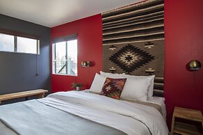 Noon Lodge at Mallard Bay