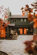 Noon Lodge at Mallard Bay