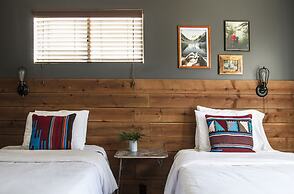 Noon Lodge at Mallard Bay