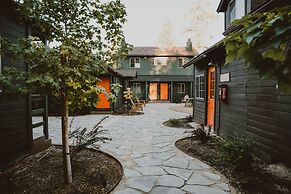 Noon Lodge at Mallard Bay