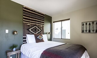 Noon Lodge at Mallard Bay