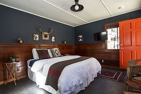 Noon Lodge at Mallard Bay