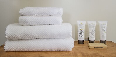 Noon Lodge at Mallard Bay