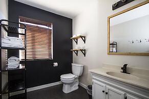 Noon Lodge at Mallard Bay