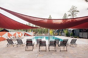 Noon Lodge at Mallard Bay