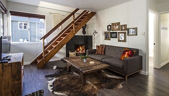 Noon Lodge at Mallard Bay