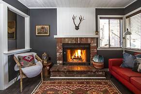 Noon Lodge at Mallard Bay