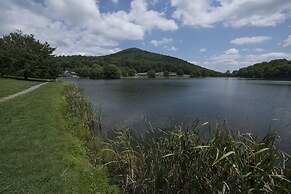 Peaks of Otter Lodge
