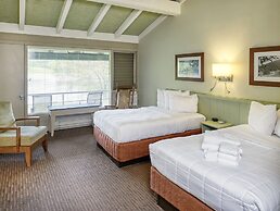 Peaks of Otter Lodge