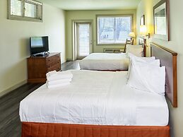 Peaks of Otter Lodge