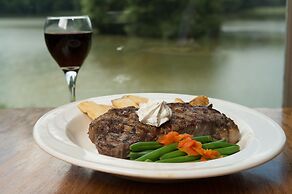 Peaks of Otter Lodge