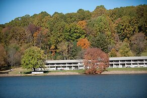 Peaks of Otter Lodge
