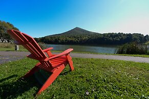 Peaks of Otter Lodge