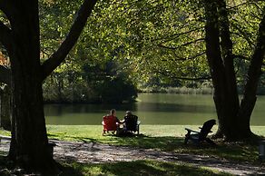 Peaks of Otter Lodge