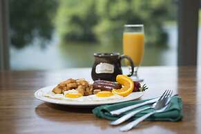 Peaks of Otter Lodge